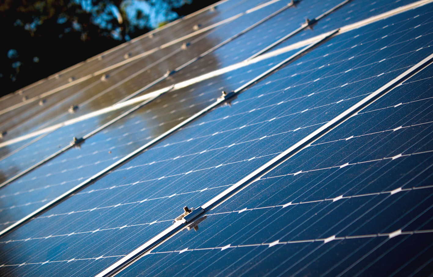 eficiencia energética paneles solares vivienda consumo cero emisiones