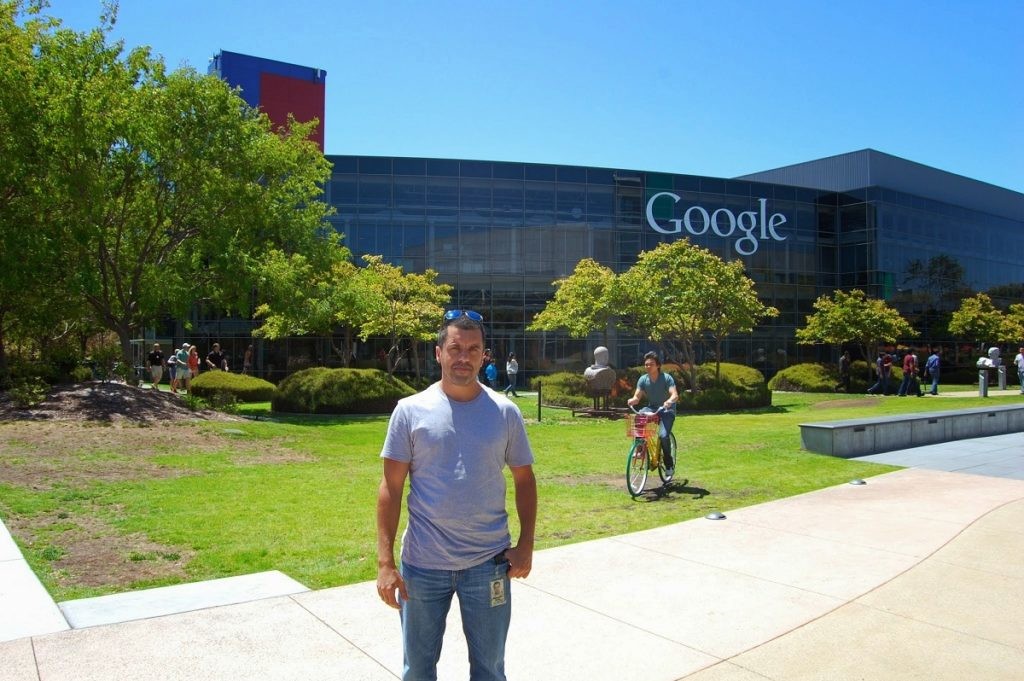 Bernardo Quintero en la sede de Google