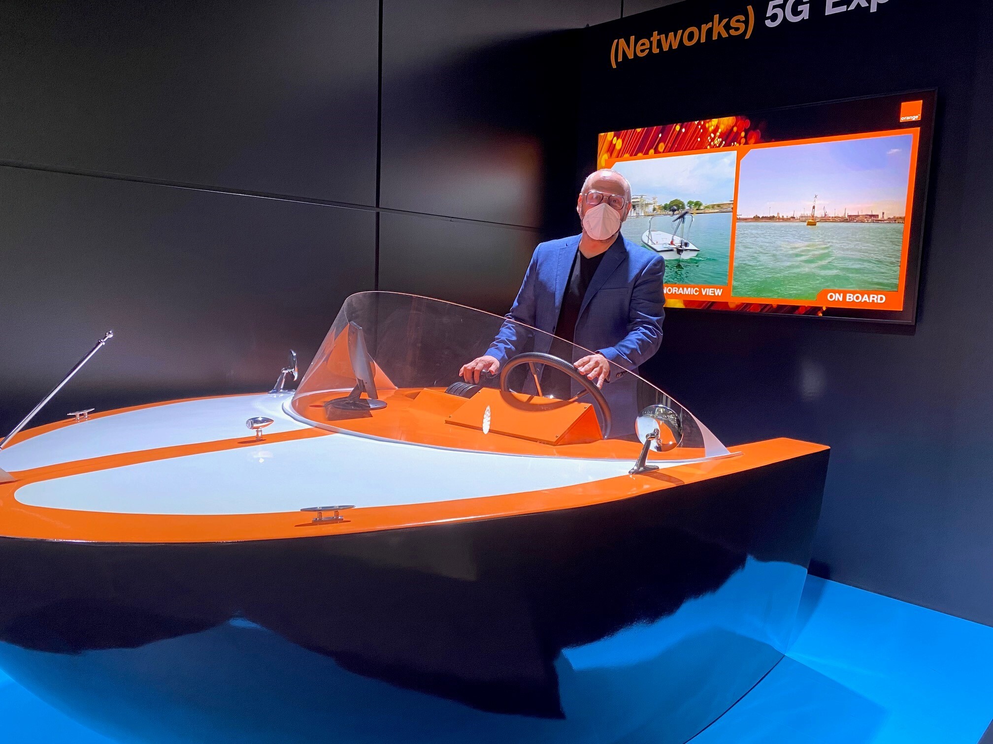 barco de orange en el Mobile World Congress