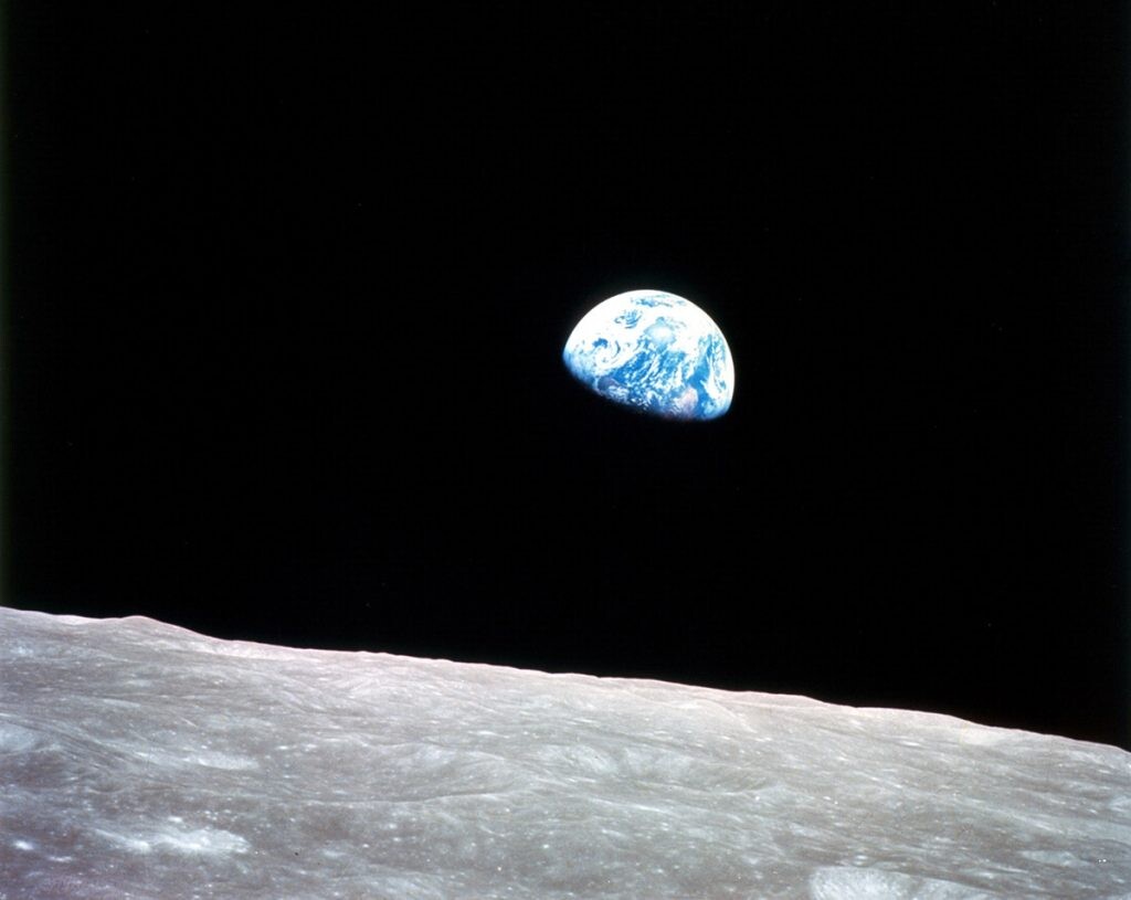 la Tierra vista desde la Luna