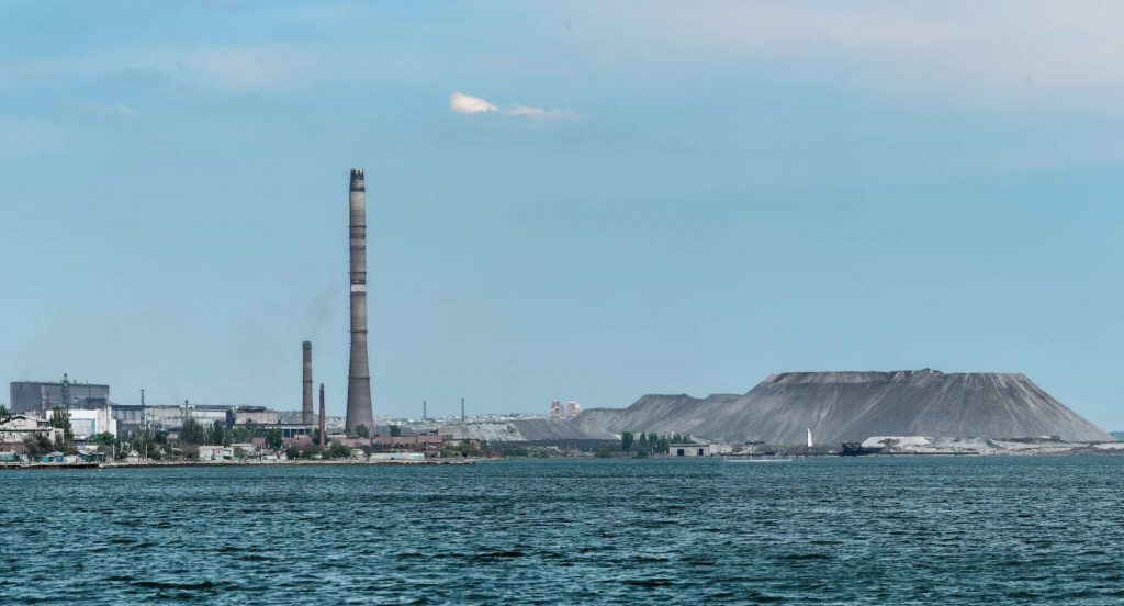 vista del puerto de Mariupol, una de las ciudades más afectadas hasta ahora por el conflicto