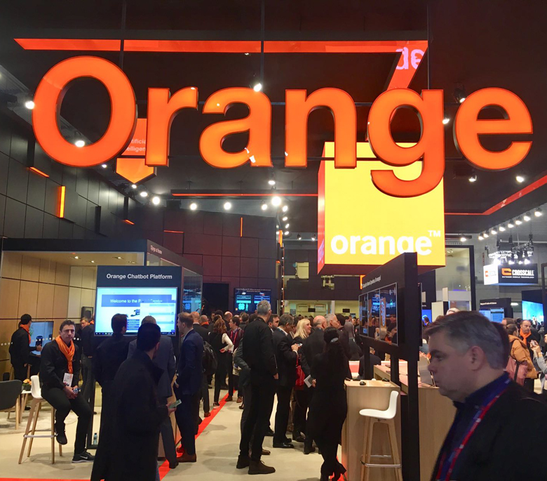 Stand Orange MWC Realidad Real