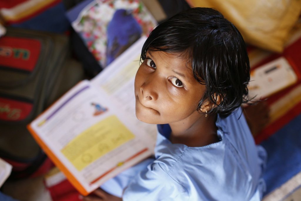 El no contar con acceso a un váter en la escuela fomenta el abandono escolar de muchas niñas en el mundo.