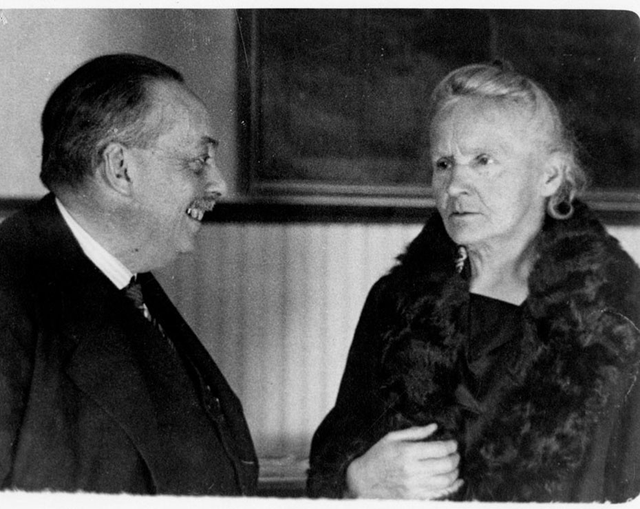 Blas Cabrera con Marie Curie en 1931