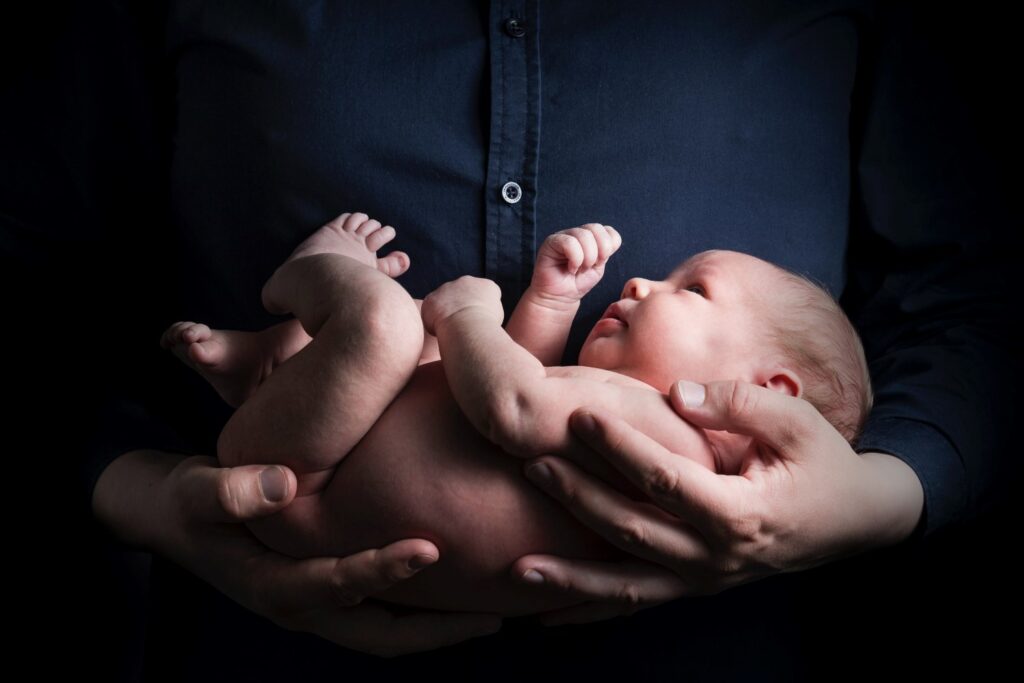 Nace el primer bebé de un útero trasplantado