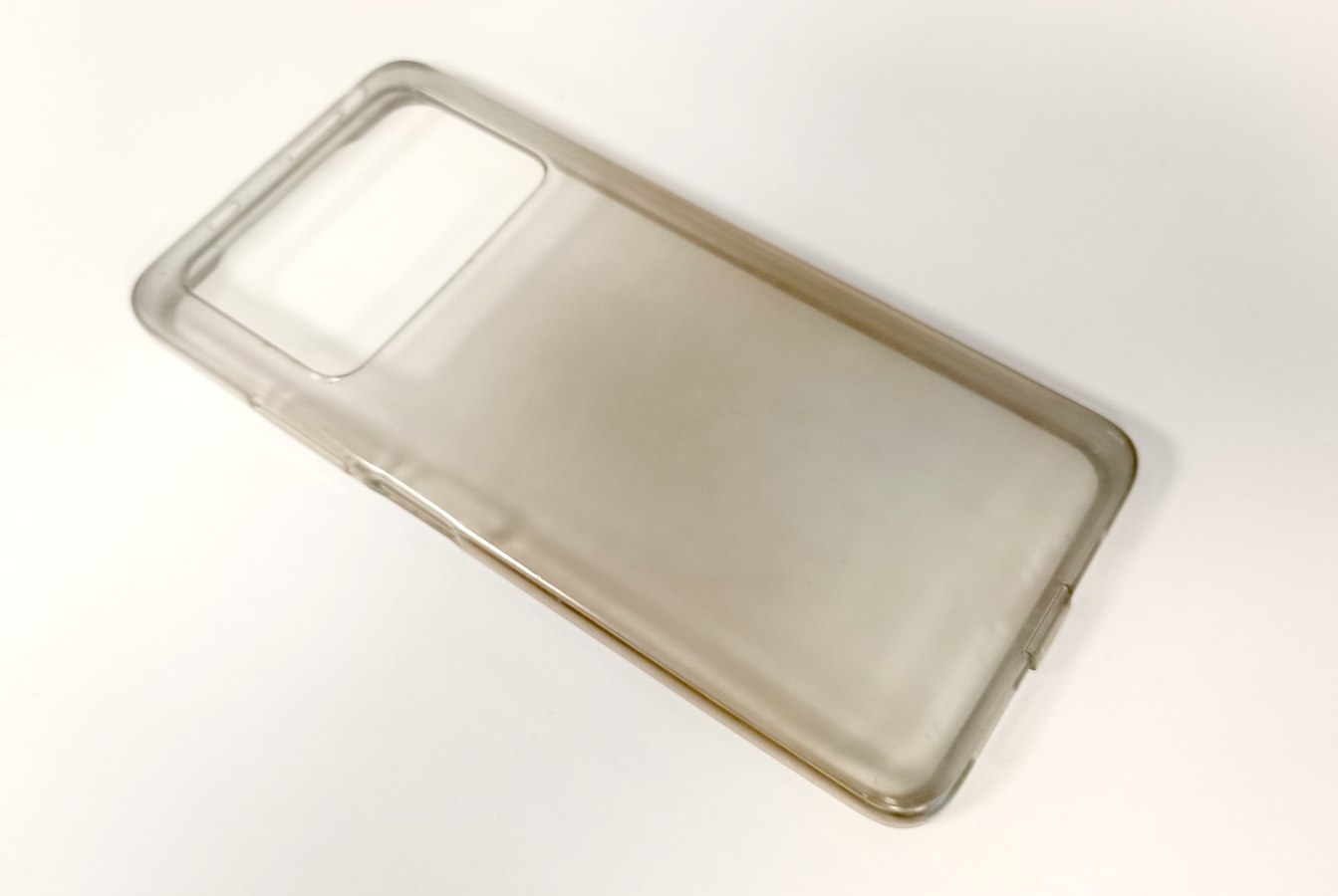 ¿Cómo limpiar las fundas de silicona transparente?