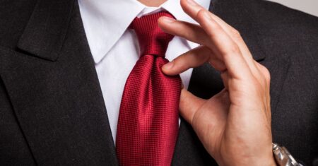 Cómo hacer un nudo de corbata